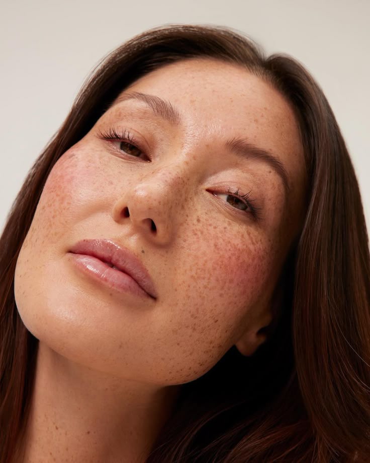 Acide Hyaluronique : des lèvres repulpées avec les baumes DOLIDERM