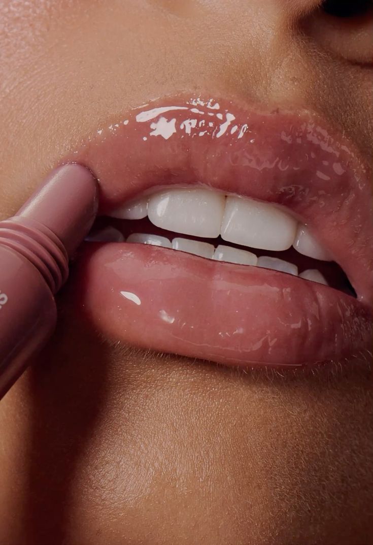 PLUMPING LIP BALM
